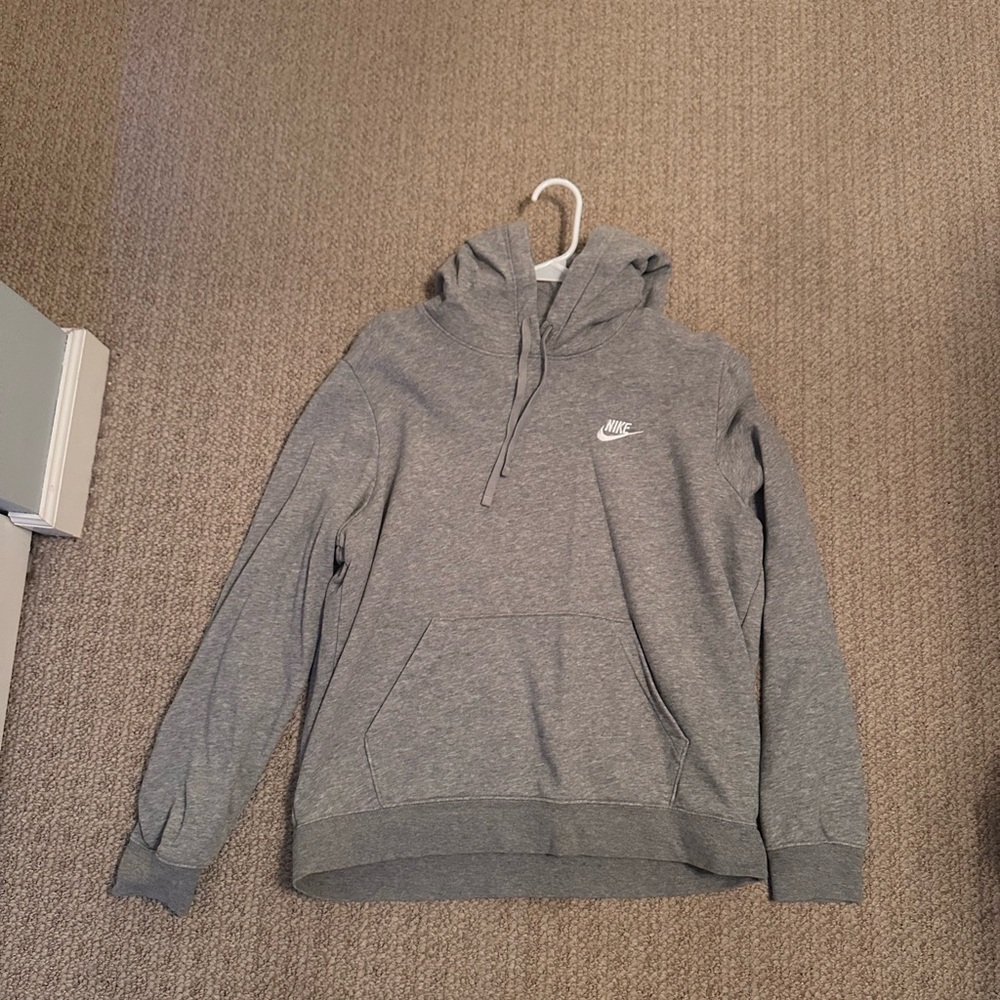 Nike sportswear club fleece. Size large.